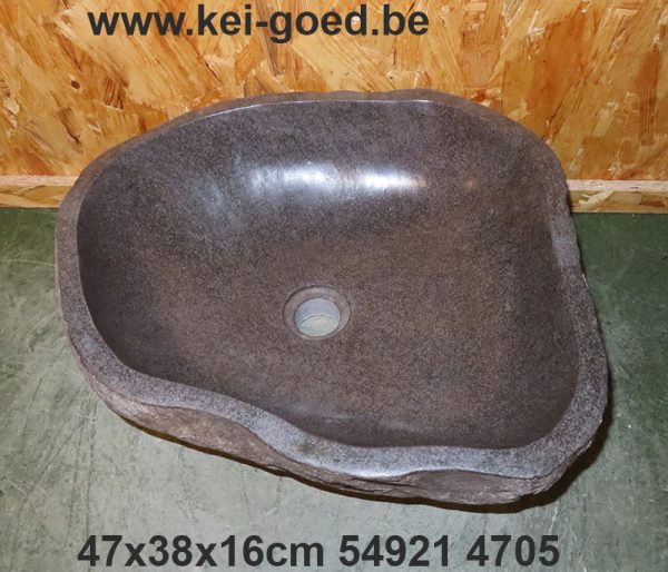 wastafel van graniet riviersteen