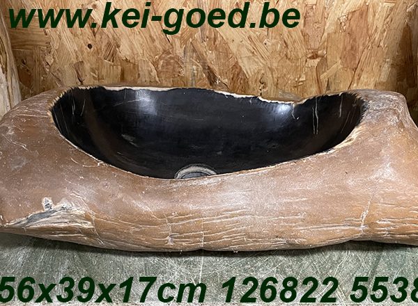 zwart versteend hout lavabo