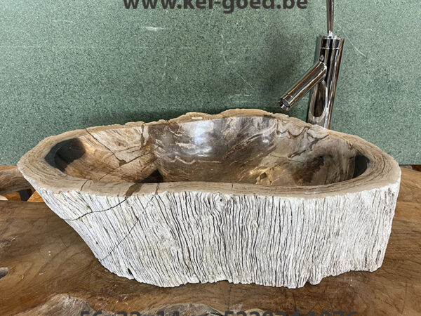 Opbouw wasbak fossiel hout